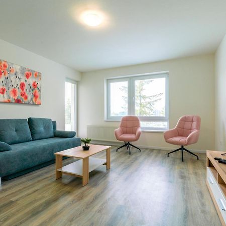 Apartman Zlatovska Trenčín Exteriör bild