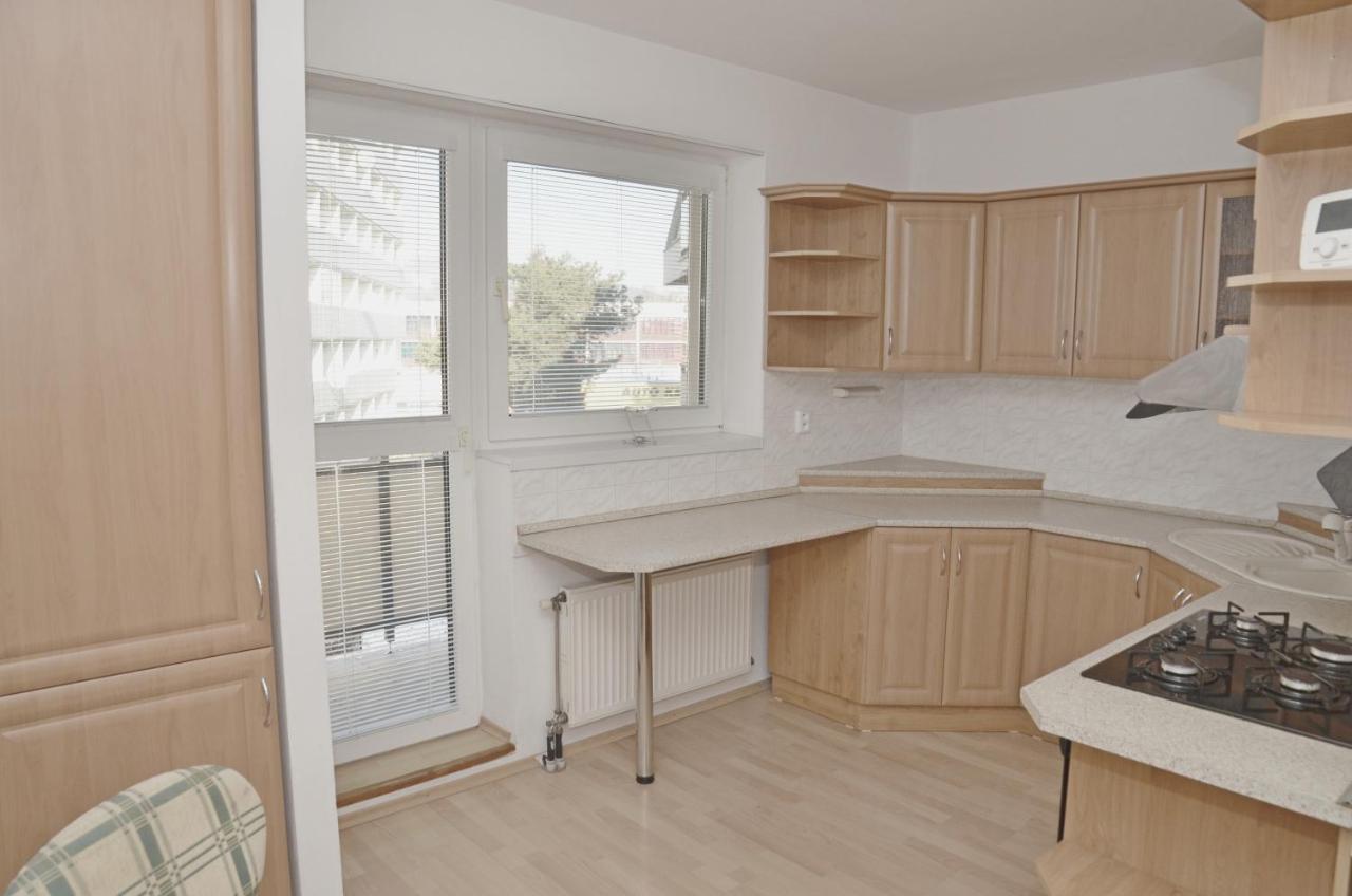Apartman Zlatovska Trenčín Exteriör bild