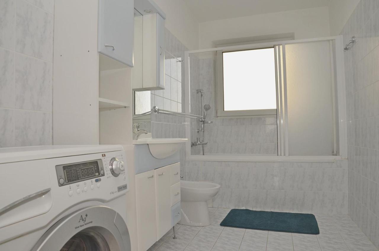 Apartman Zlatovska Trenčín Exteriör bild