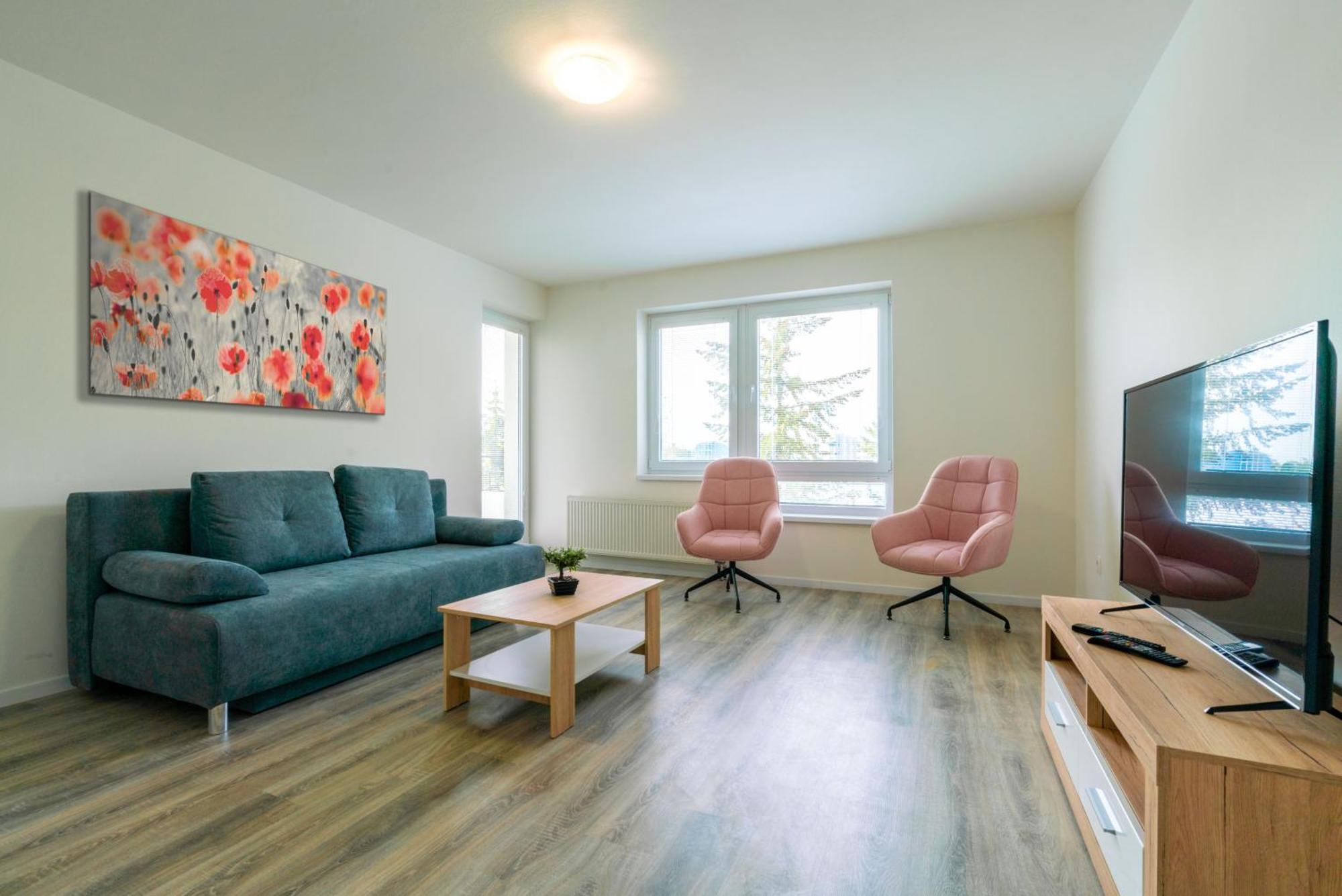 Apartman Zlatovska Trenčín Exteriör bild