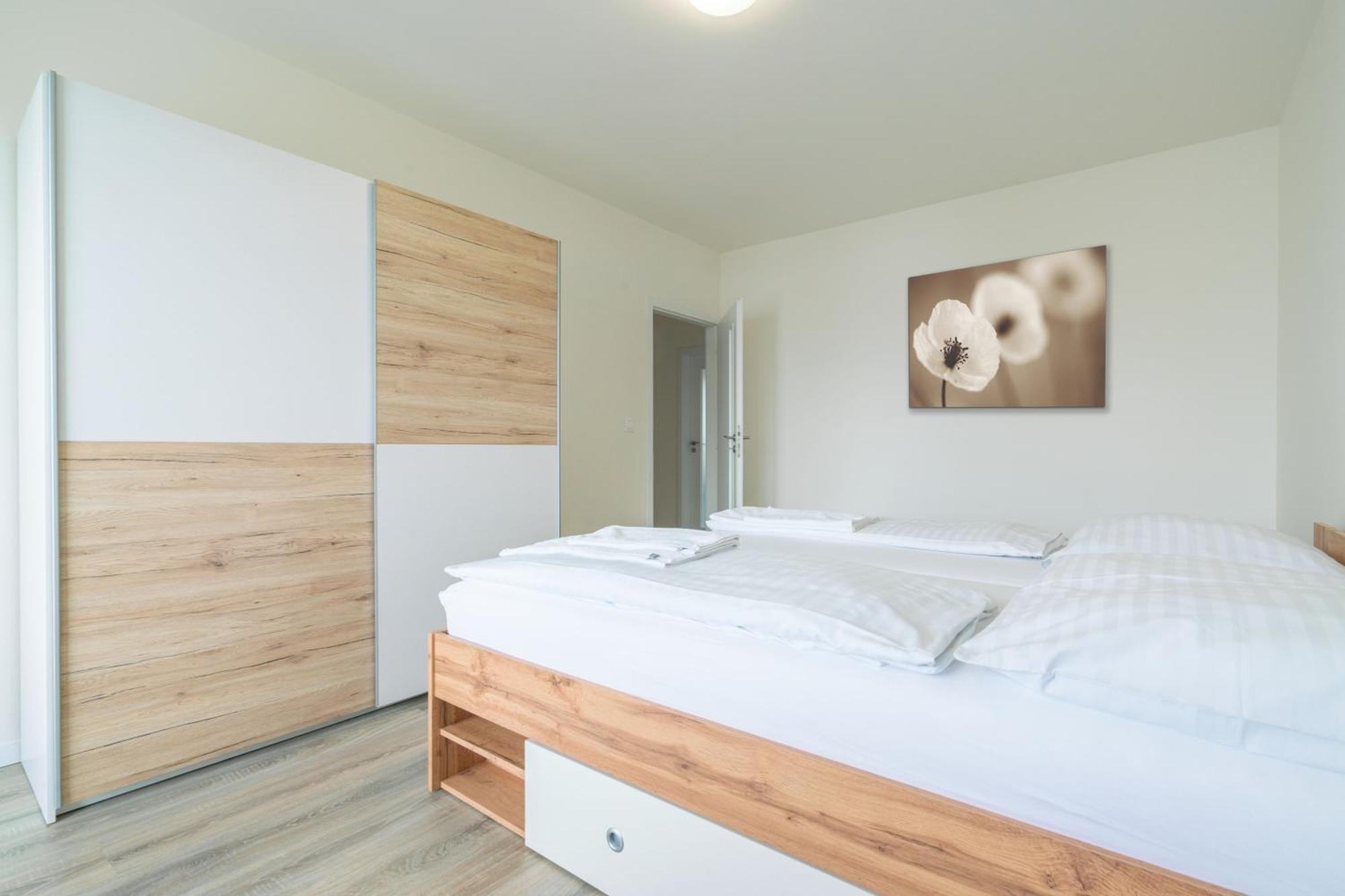 Apartman Zlatovska Trenčín Exteriör bild