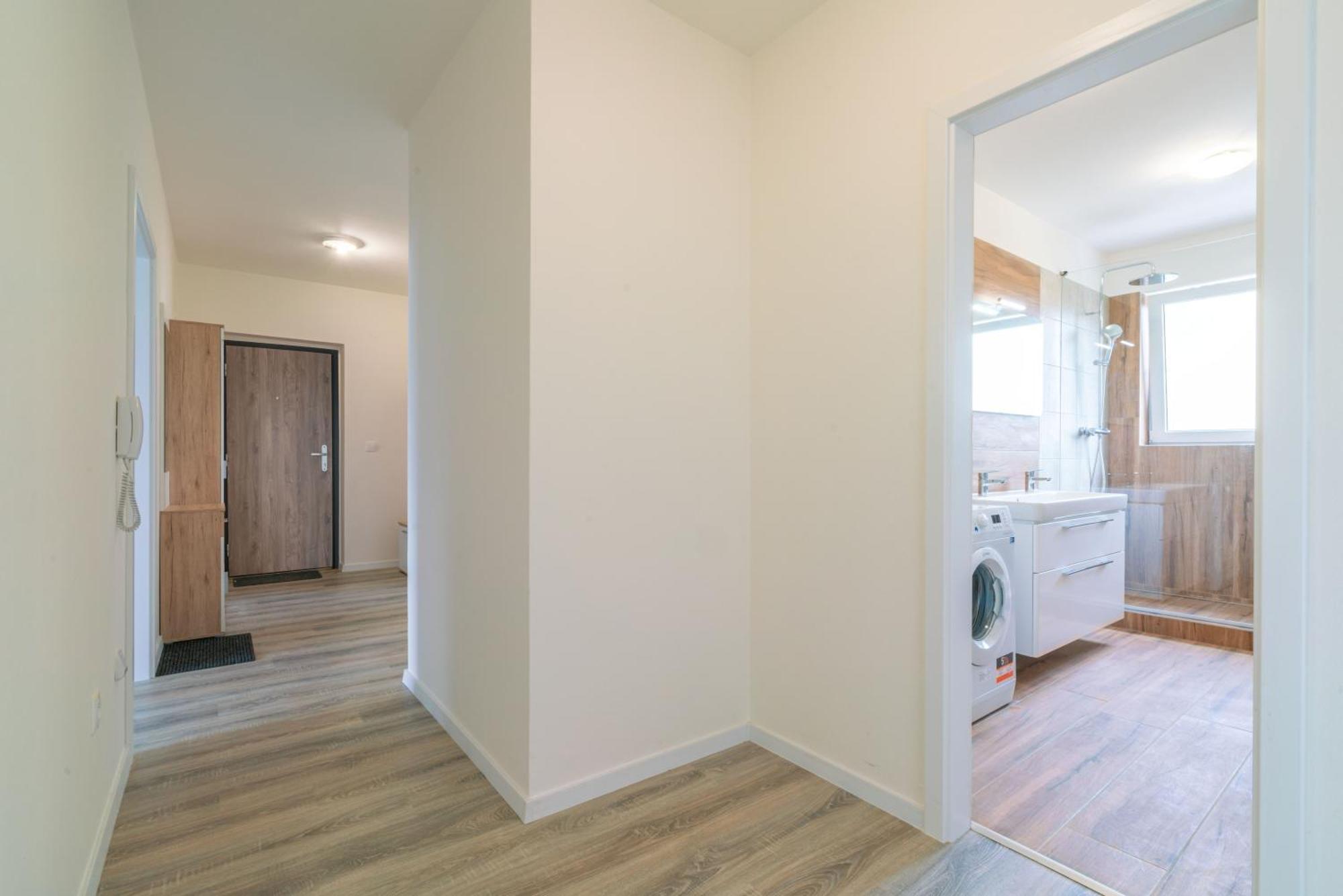 Apartman Zlatovska Trenčín Exteriör bild