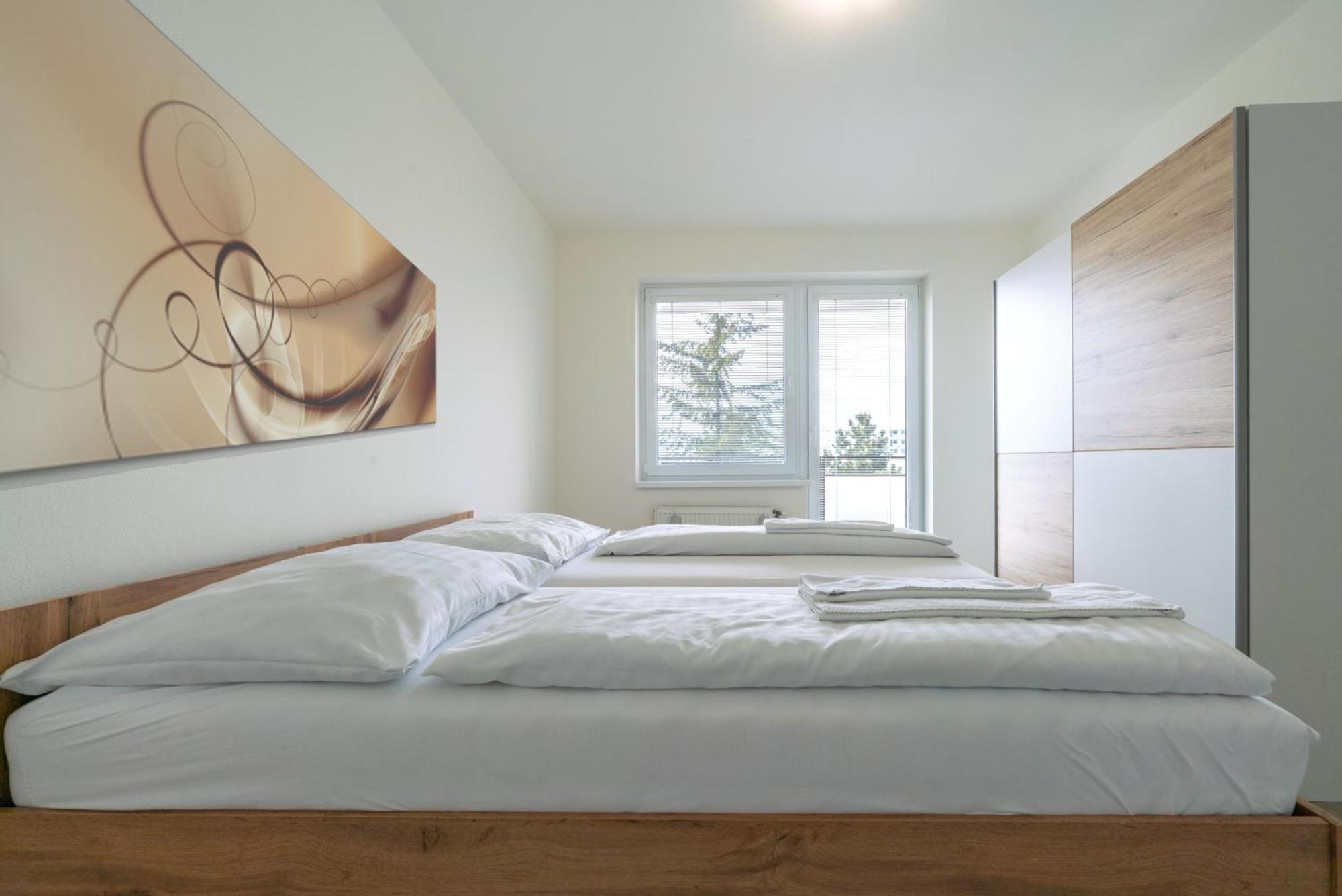 Apartman Zlatovska Trenčín Exteriör bild